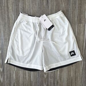 Nike SB Basketball Reversible Mesh Shorts Swingman Black White Men's Size Small